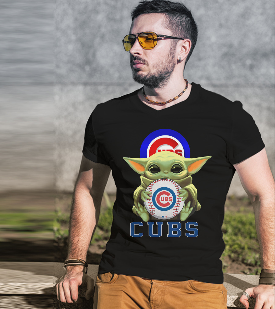 Cubs Baseball Star Wars Yoda Holding Mlb T-Shirt