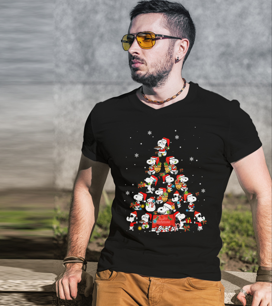 Snoopy Christmas Tree With Santa Hats ZN231 T-Shirt