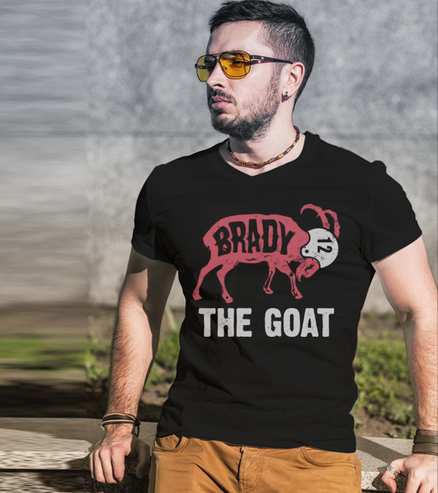 Brady 12 The Goat Graphic With Number Helmet T-Shirt