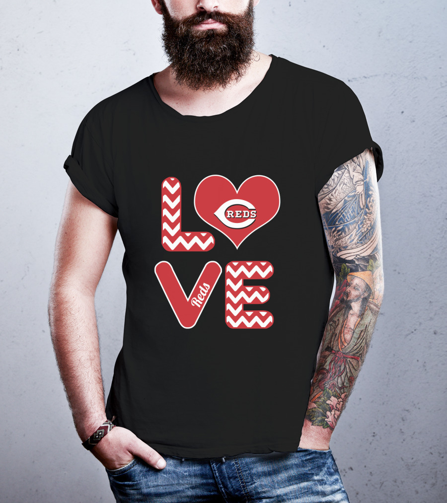 Love Cincinnati Reds Heart Logo Chevron Pattern Fans Baseball T-Shirt