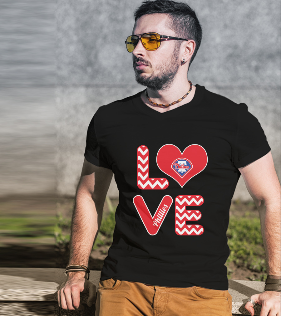 Love Phillies Heart Design For Philadelphia Baseball Fans T-Shirt