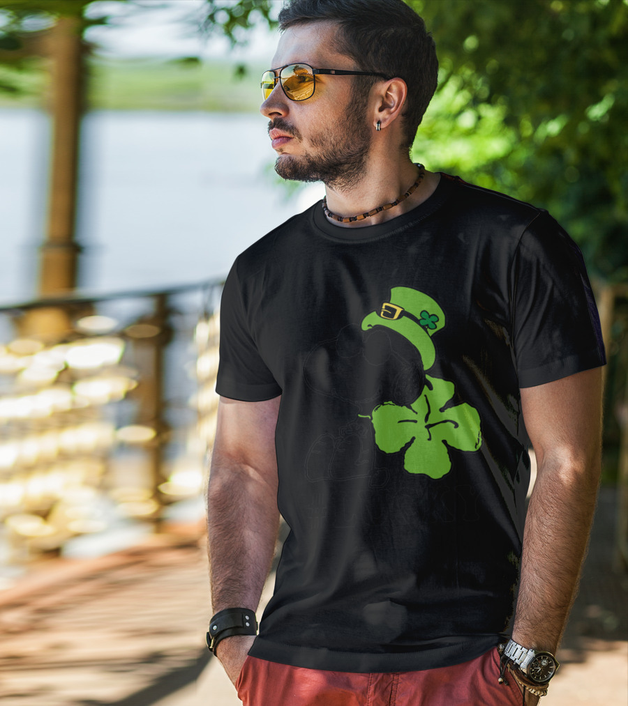 #Lucky Snoopy St. Patrick's Day Clover Hat Peanuts T-Shirt