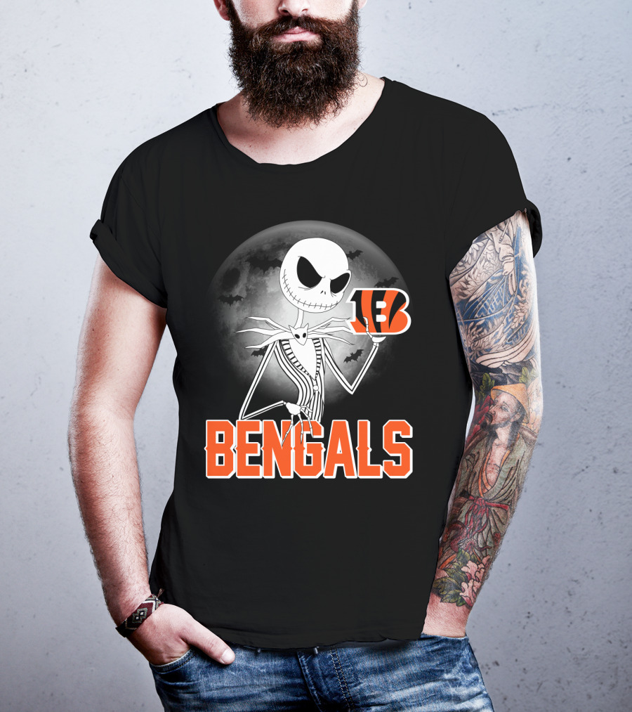 Jack Skellington Holding Cincinnati Bengals Logo Halloween Moon Bats Bengal Tiger B T-Shirt