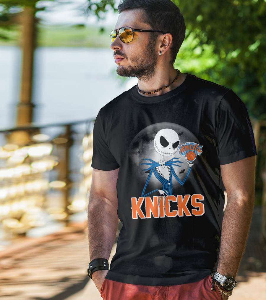 Jack Skellington New York Knicks Halloween Basketball Moon Scene T-Shirt