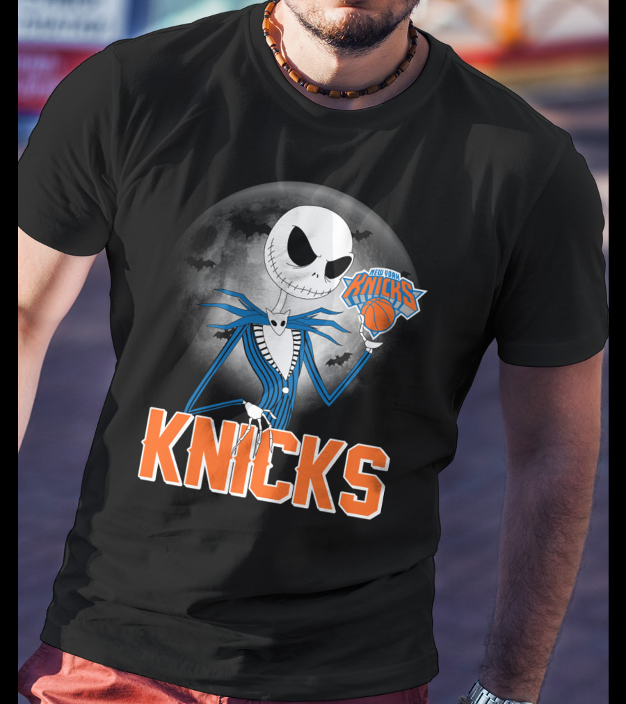 Jack Skellington New York Knicks Halloween Basketball Moon Scene T-Shirt