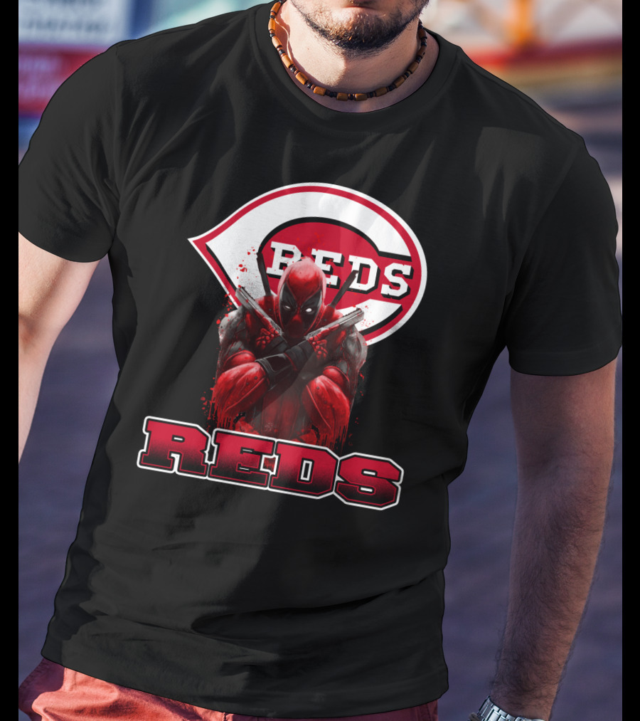 Cincinnati Reds Deadpool Crossover Fans T-Shirt
