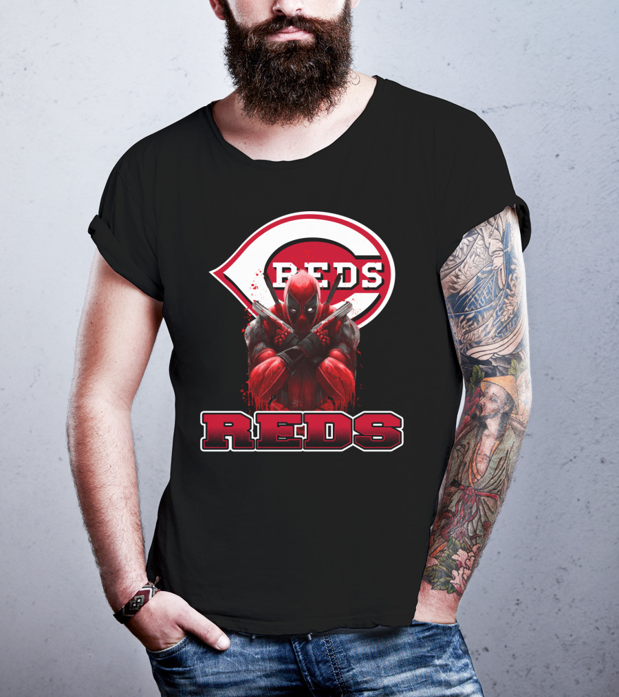Cincinnati Reds Deadpool Crossover Fans T-Shirt
