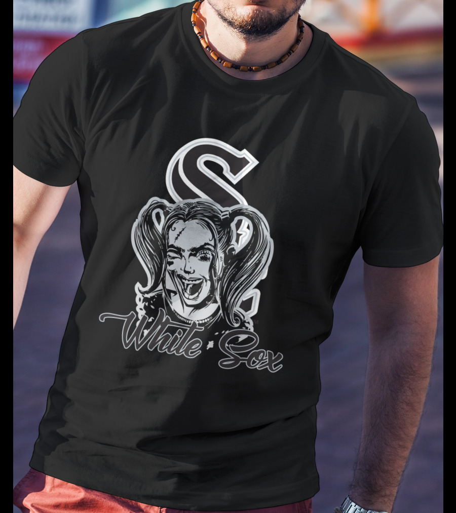 Harley Quinn Face With Chicago White Sox T-Shirt