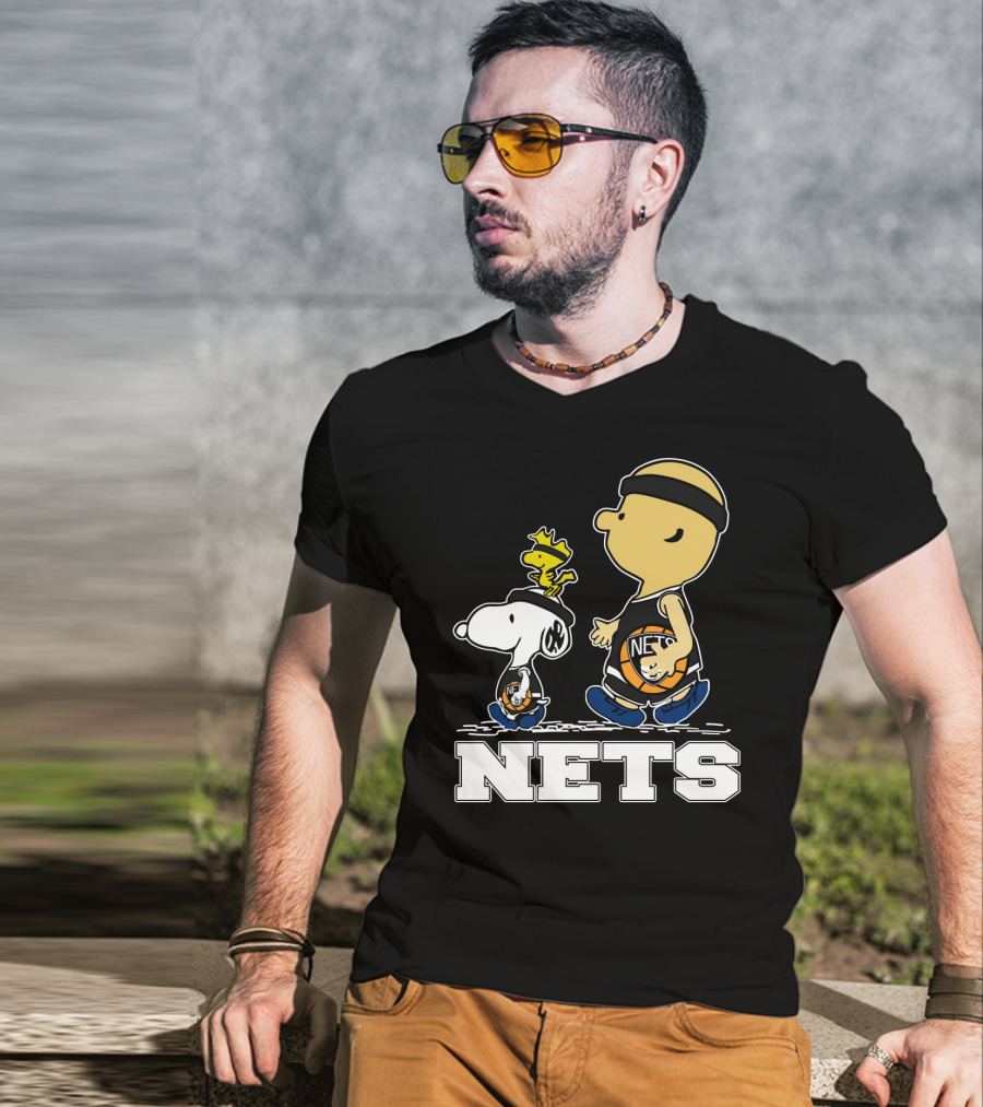 Snoopy And Woodstock Brooklyn Nets Basketball Fans T-Shirt