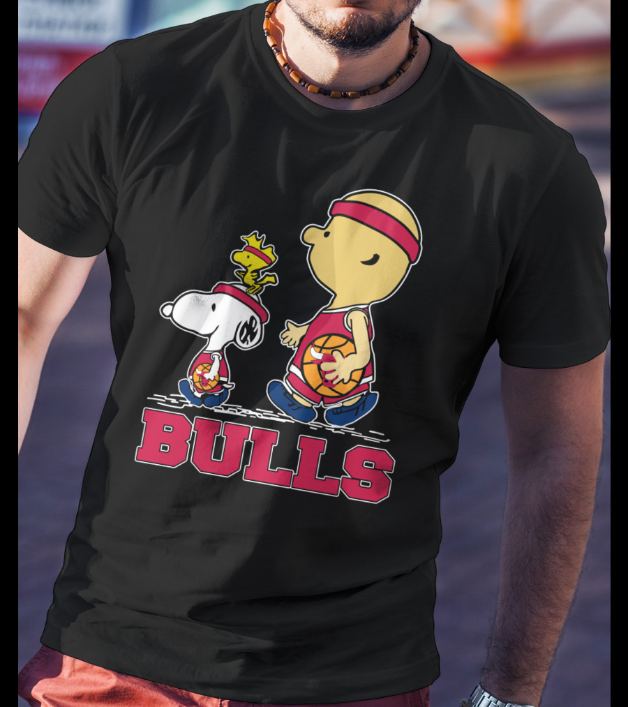 Snoopy Woodstock And Bulls Basketball Fans T-Shirt