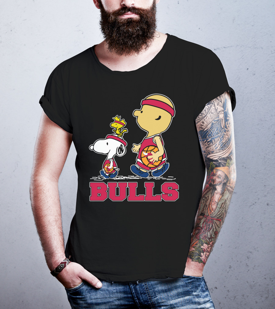 Snoopy Woodstock And Bulls Basketball Fans T-Shirt