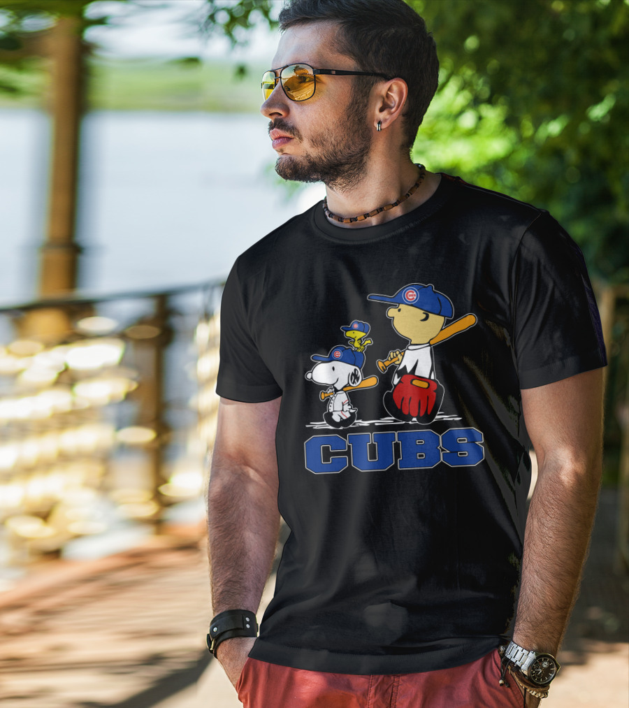 Cubs Snoopy Woodstock Baseball Fans With Cubs Caps T-Shirt