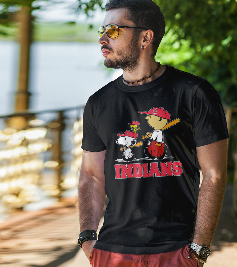 Snoopy Woodstock Cleveland Indians Baseball Fans T-Shirt