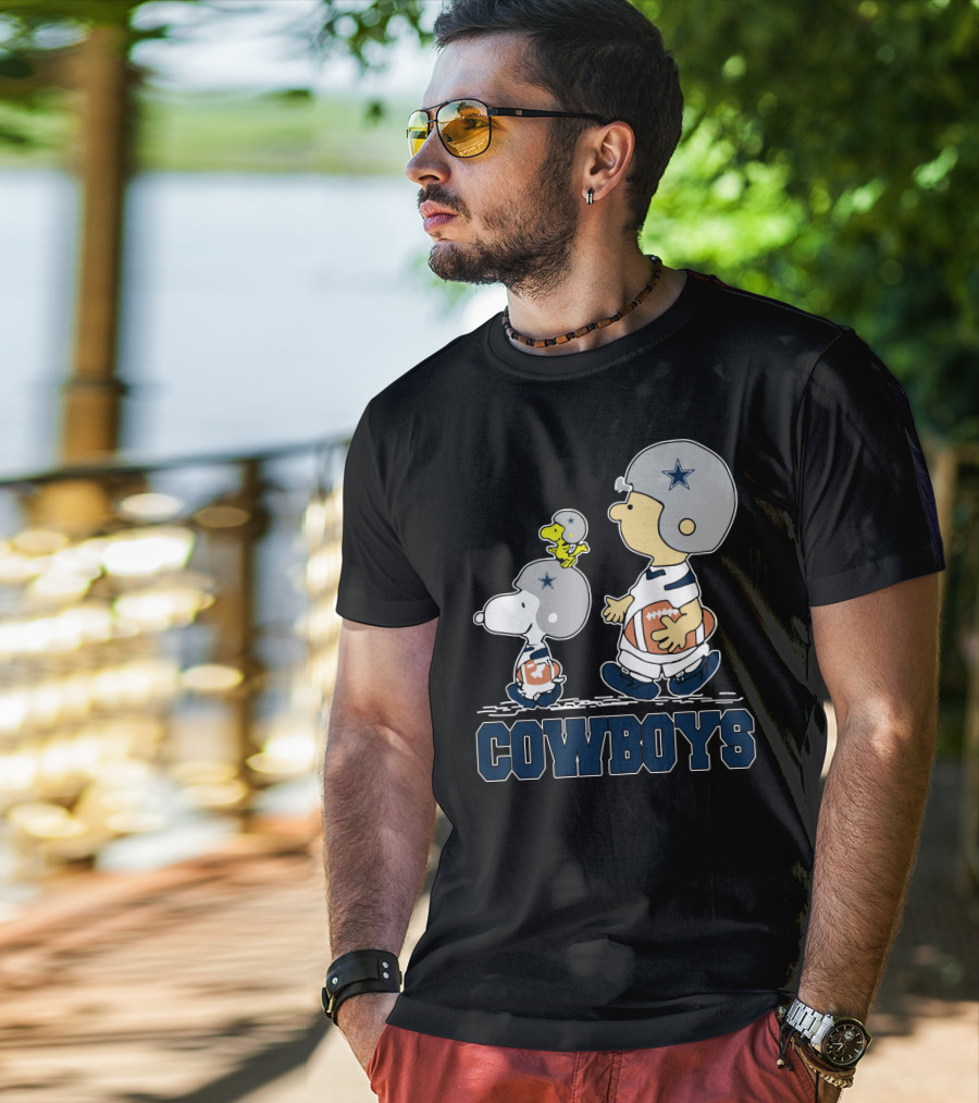 Snoopy Peanuts Dallas Cowboys Football Fans T-Shirt