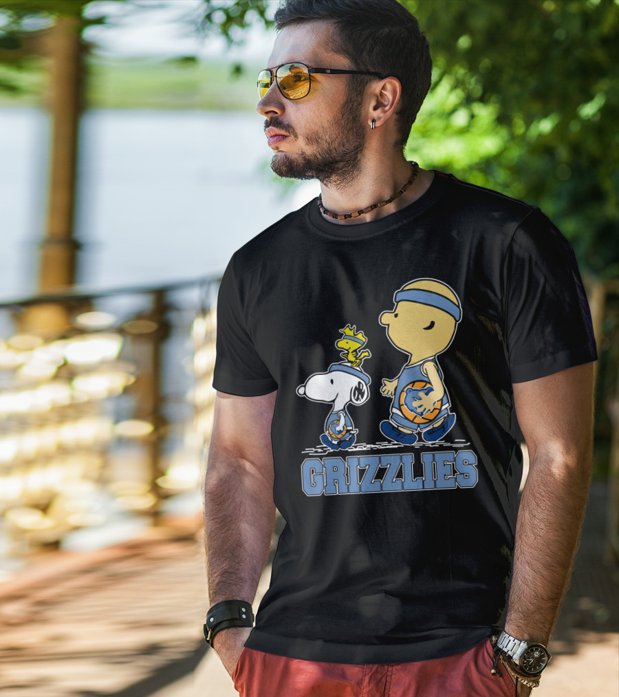 Snoopy Woodstock Charlie Brown Memphis Grizzlies Basketball Fans T-Shirt