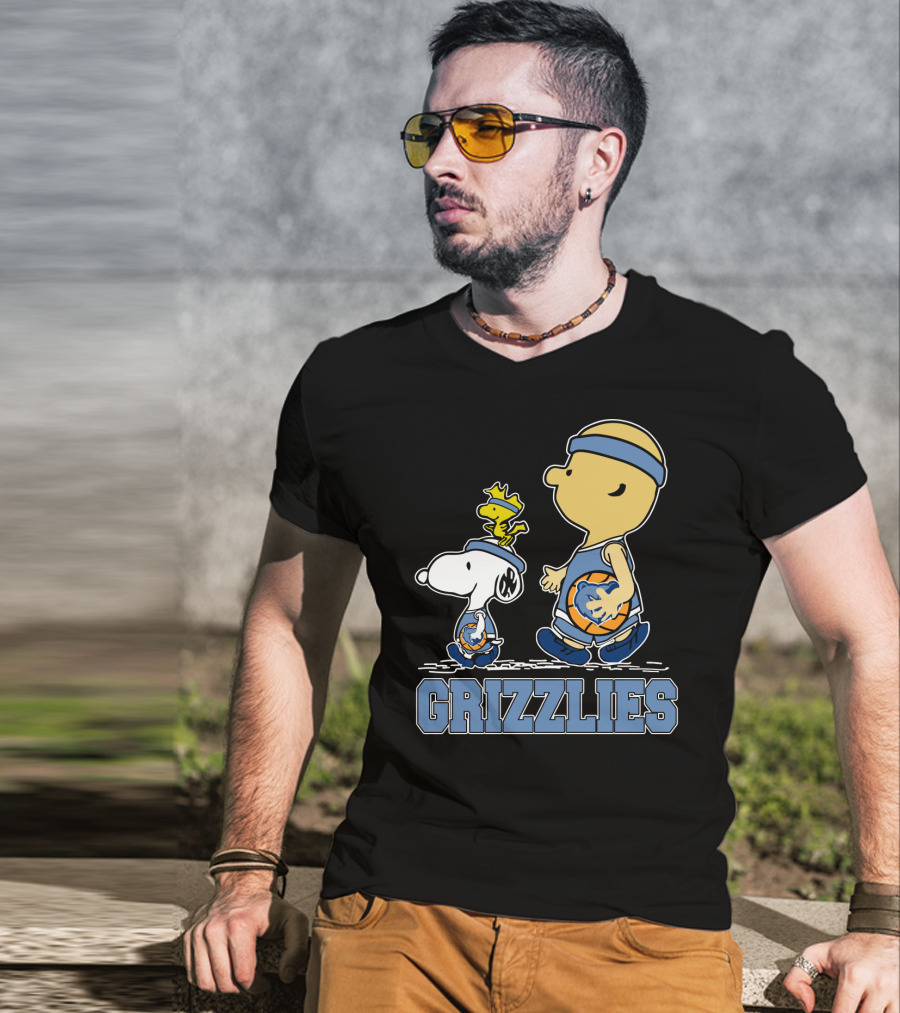 Snoopy Woodstock Charlie Brown Memphis Grizzlies Basketball Fans T-Shirt