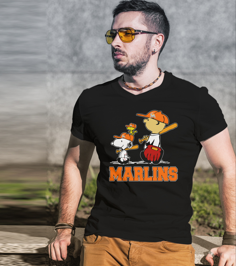 Marlins Snoopy Woodstock And Charlie Brown Baseball Fans T-Shirt