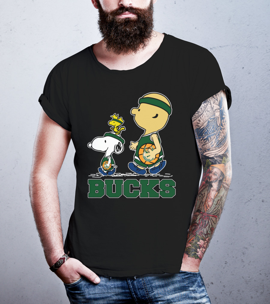 Snoopy Woodstock And Basketball Walking With Milwaukee Bucks Fans T-Shirt