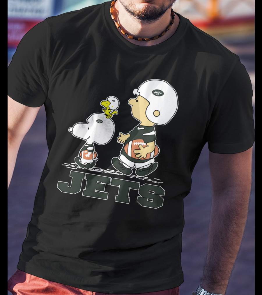 Snoopy And New York Jets Fans Football Team Helmets Charlie Brown Woodstock T-Shirt