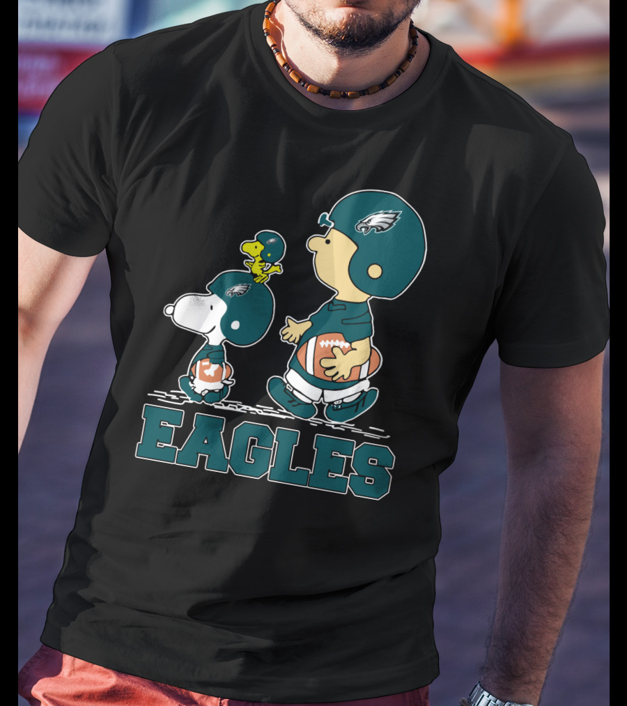 Snoopy Woodstock And Charlie Brown Philadelphia Eagles Football Fans T-Shirt