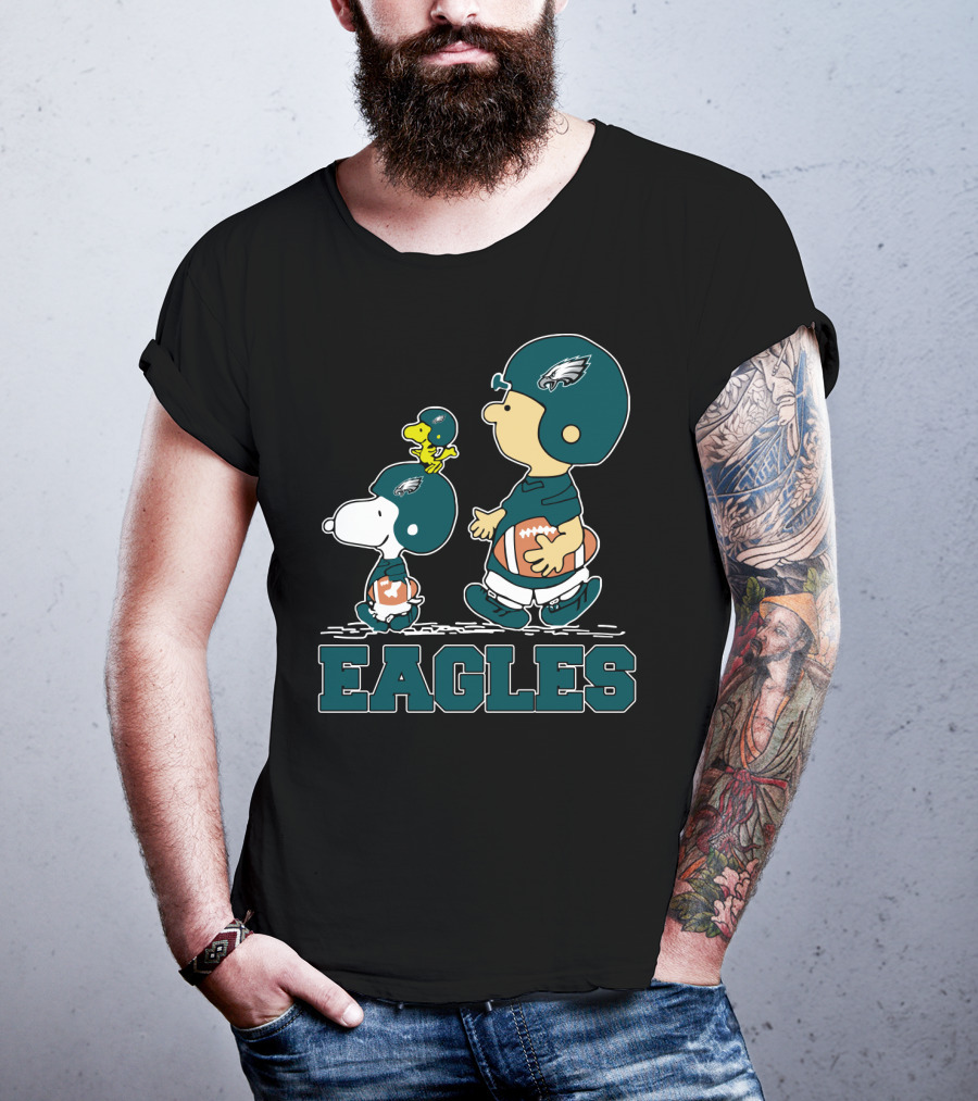 Snoopy Woodstock And Charlie Brown Philadelphia Eagles Football Fans T-Shirt