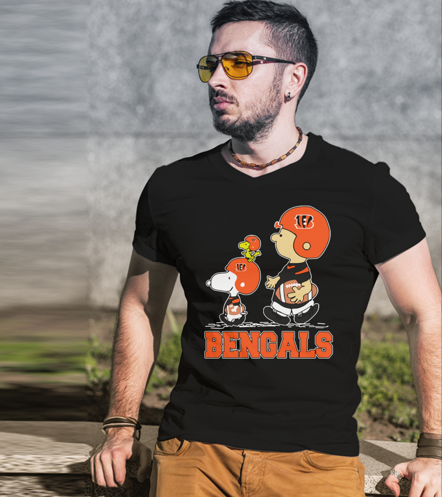Snoopy Woodstock And Cincinnati Bengals Fans T-Shirt