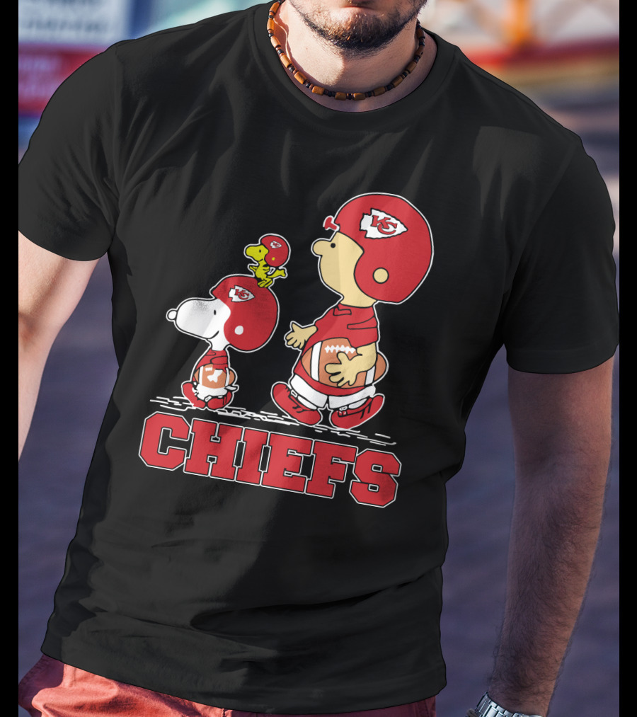 Snoopy Woodstock And Peanuts Characters With Kansas City Chiefs Football Helmets Chiefs Fans T-Shirt