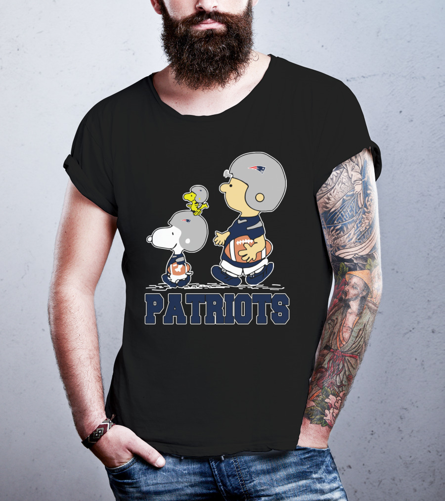 Snoopy And Woodstock With New England Patriots Football Theme T-Shirt