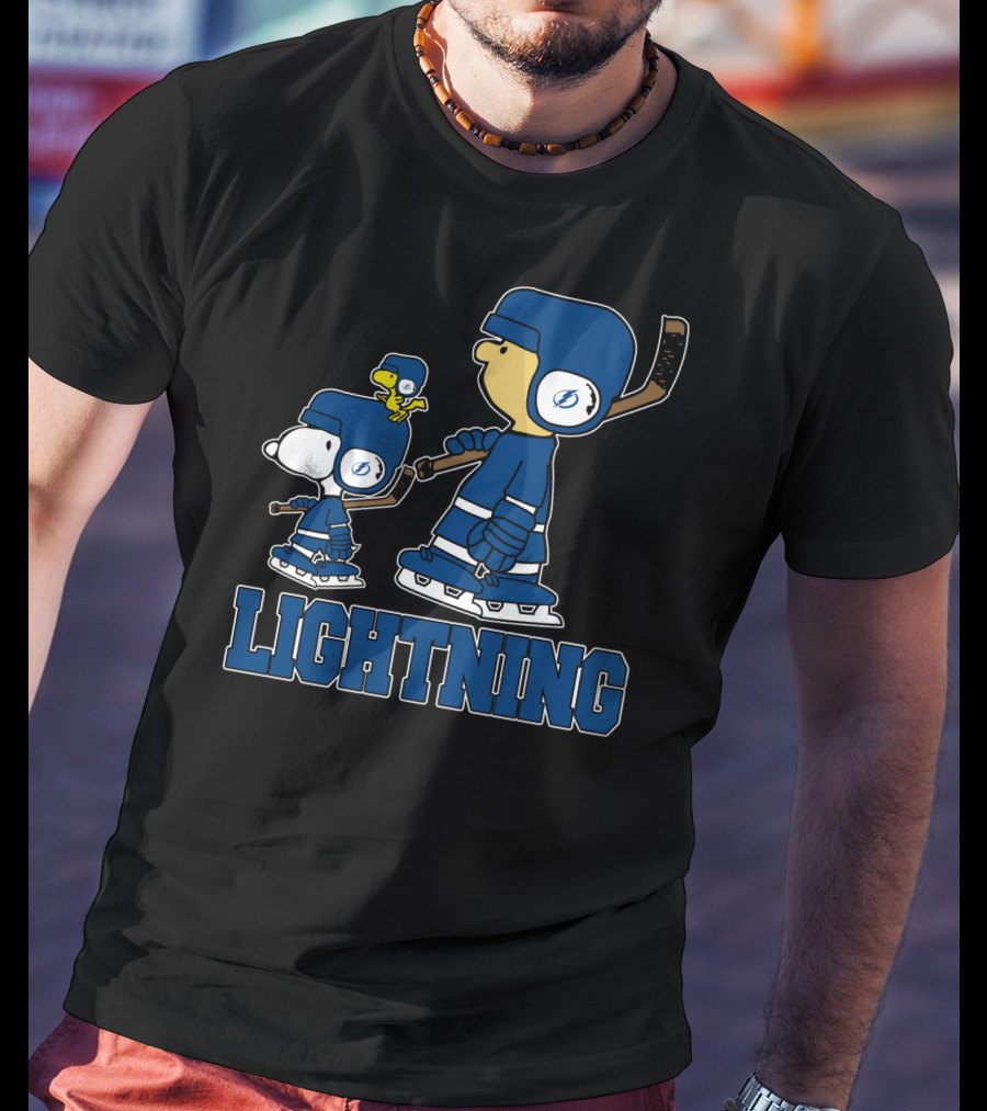 Snoopy And Woodstock With Tampa Bay Lightning Hockey Gear And T-Shirt