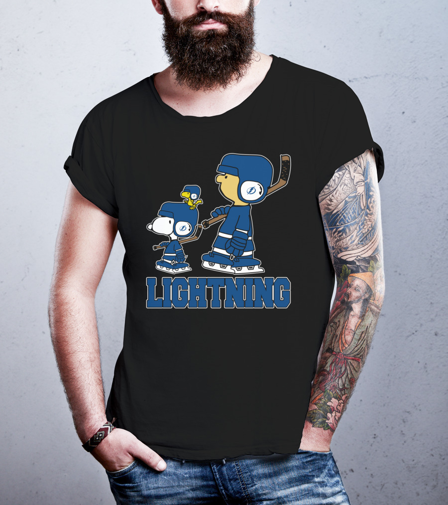 Snoopy And Woodstock With Tampa Bay Lightning Hockey Gear And T-Shirt