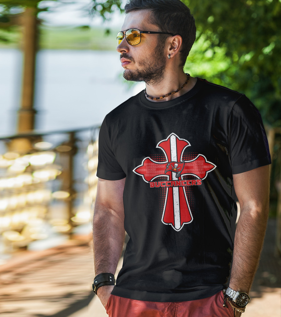 Buccaneers Cross Emblem With Tampa Bay Skull Flag T-Shirt