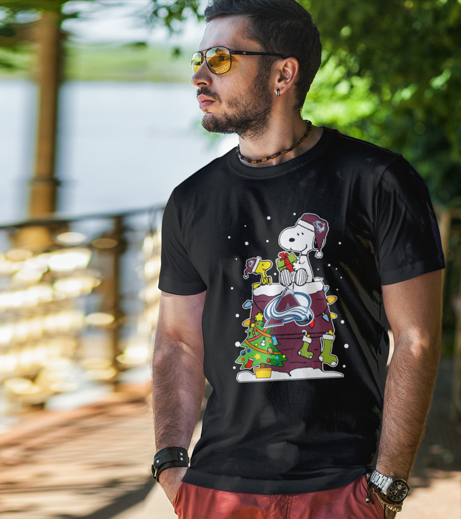 Colorado Avalanche Snoopy Christmas Peanuts Dog House T-Shirt