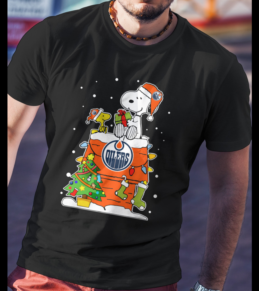 Edmonton Oilers Snoopy Christmas Scene T-Shirt