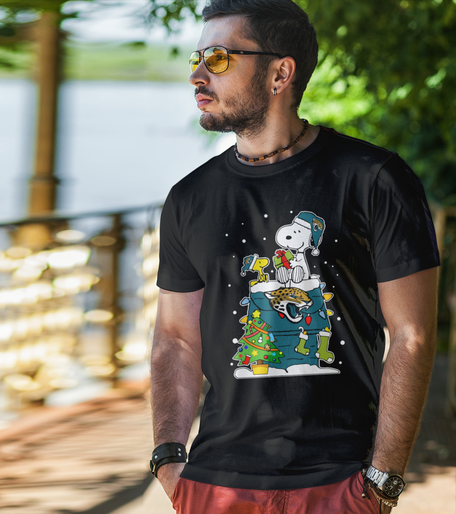 Jacksonville Jaguars Snoopy Christmas Peanuts Fan Holiday T-Shirt