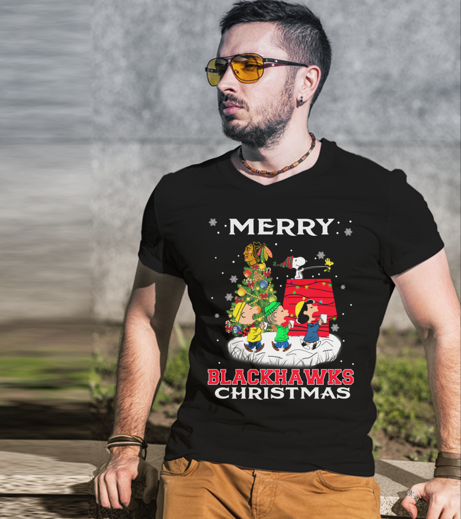 Merry Chicago Blackhawks Christmas With Snoopy And Friends T-Shirt