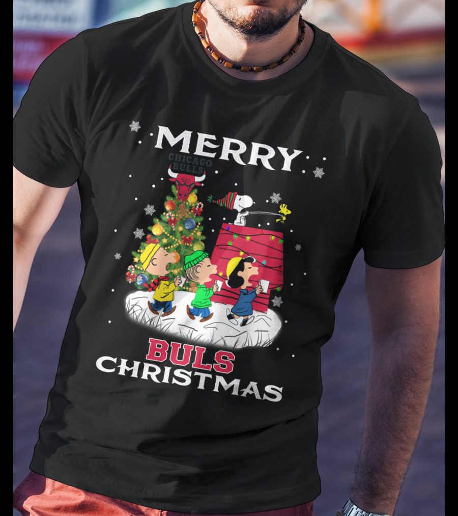 Merry Bulls Christmas With Snoopy And Friends T-Shirt