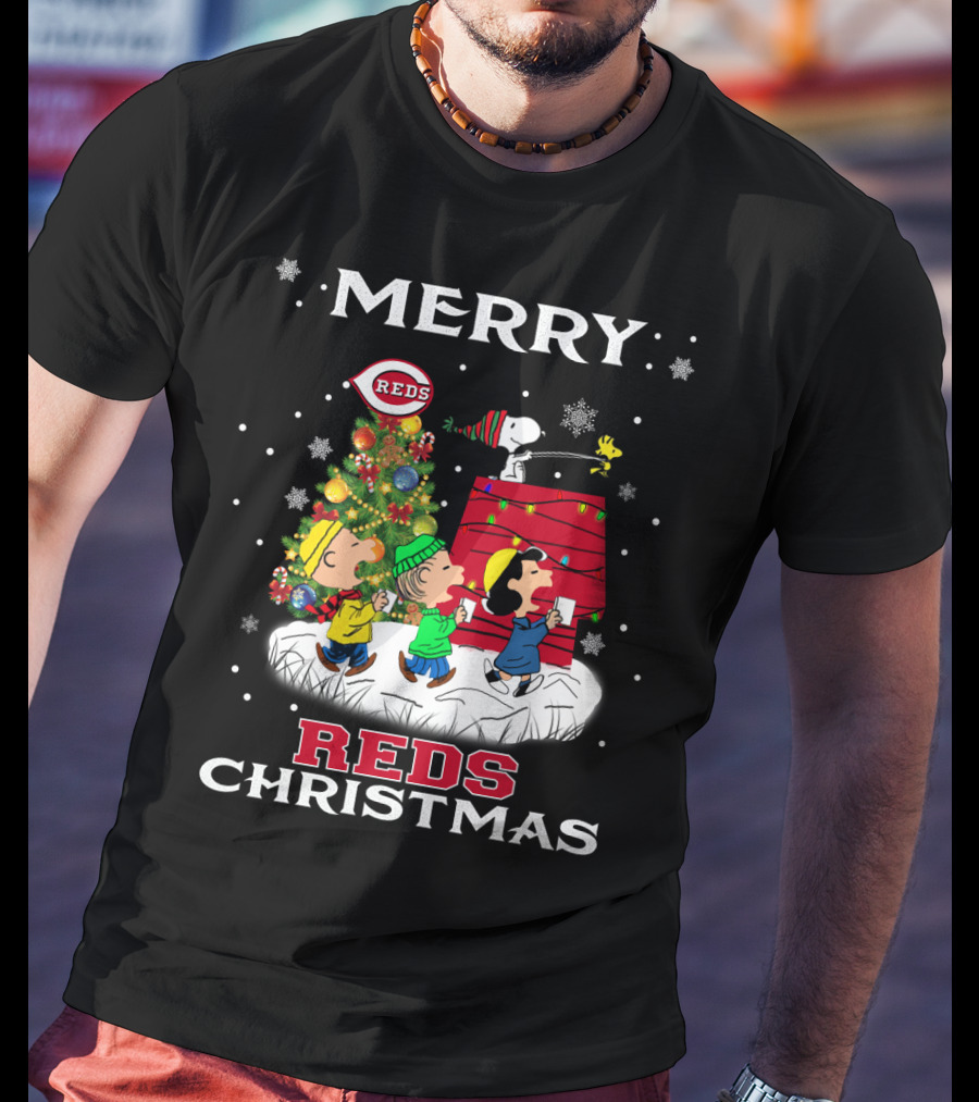 Merry Cincinnati Reds Christmas Snoopy Charlie Brown Woodstock T-Shirt