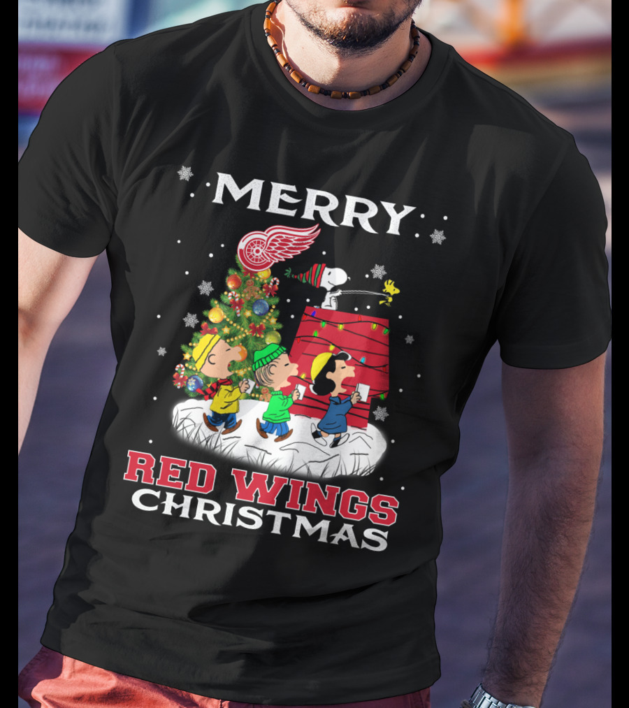 Merry Red Wings Christmas For Snoopy Fans T-Shirt
