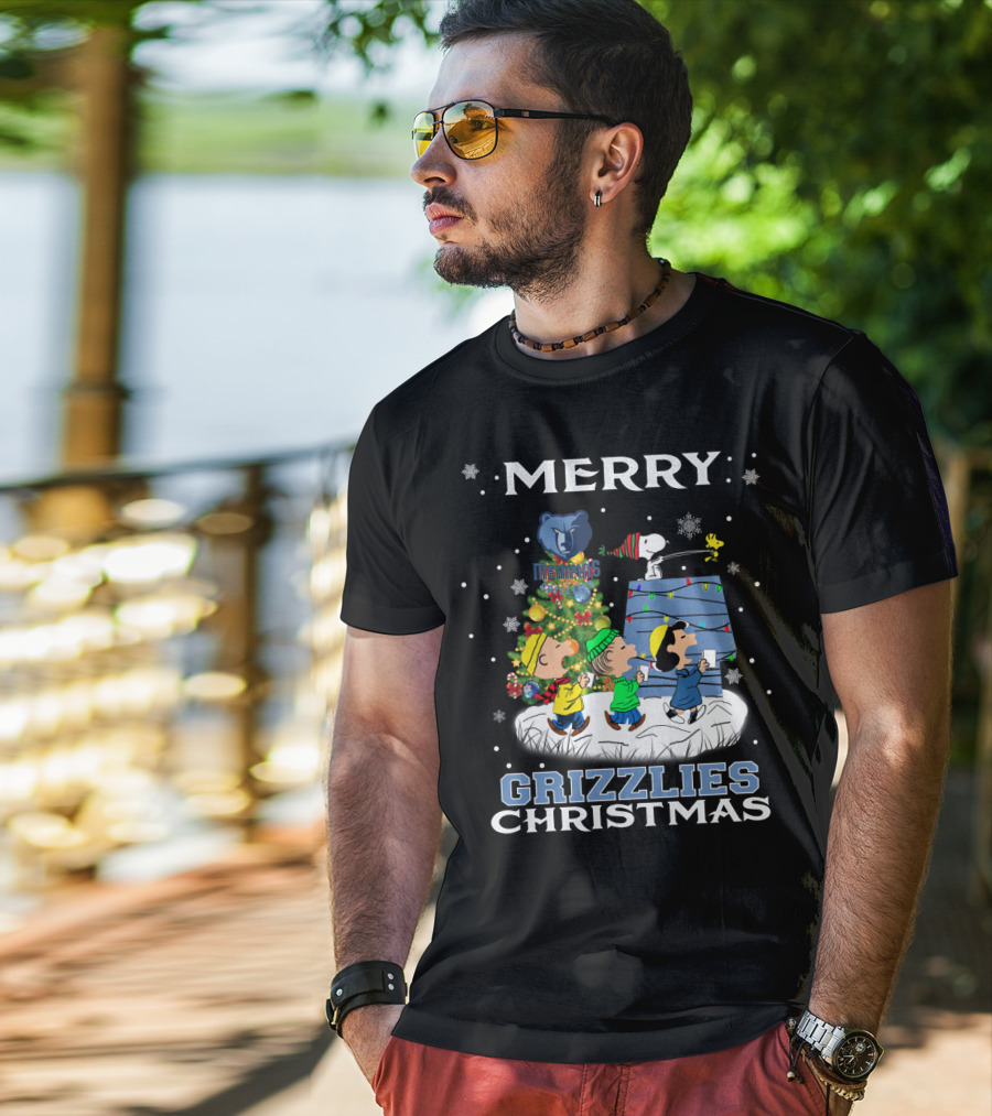 Merry Memphis Grizzlies Christmas Snoopy And Friends Holiday Scene T-Shirt