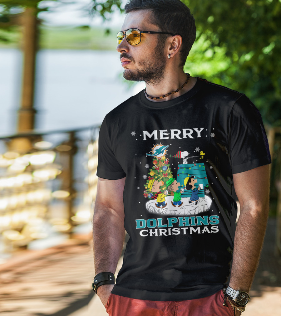 Merry Miami Dolphins Christmas With Snoopy And Friends T-Shirt
