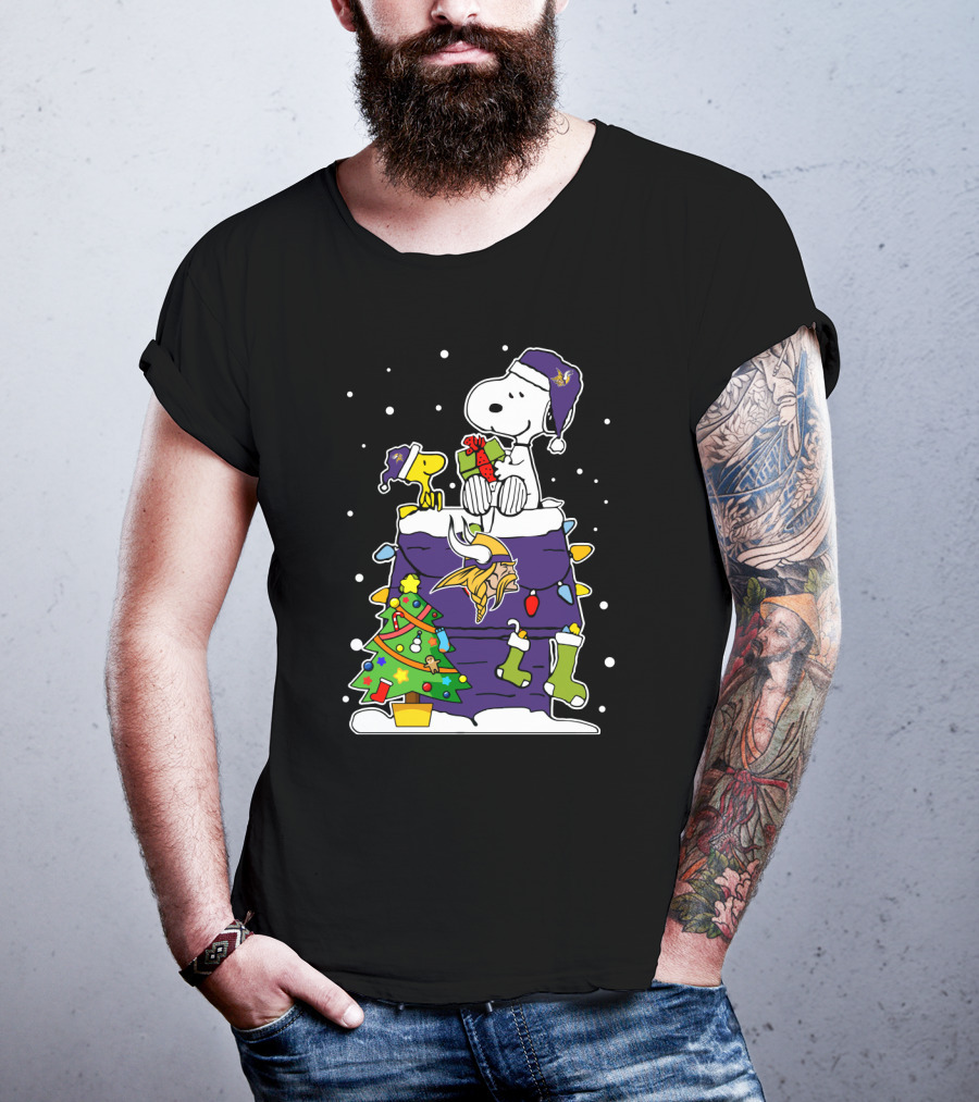Minnesota Vikings Snoopy Christmas Cheer T-Shirt