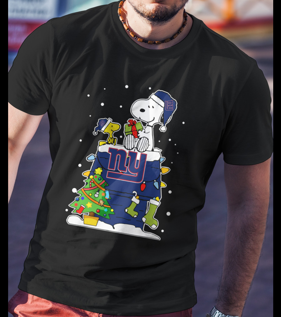 New York Giants Snoopy Christmas Peanuts Winter Football T-Shirt