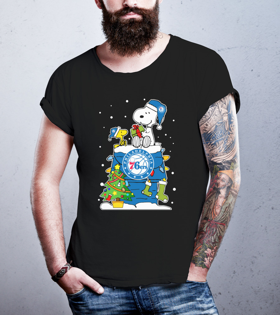 Philadelphia 76ers Snoopy Presents Christmas Scene T-Shirt