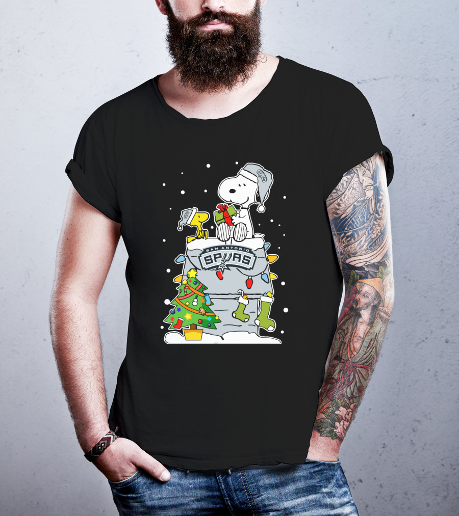San Antonio Spurs Snoopy Christmas Peanuts Fans T-Shirt