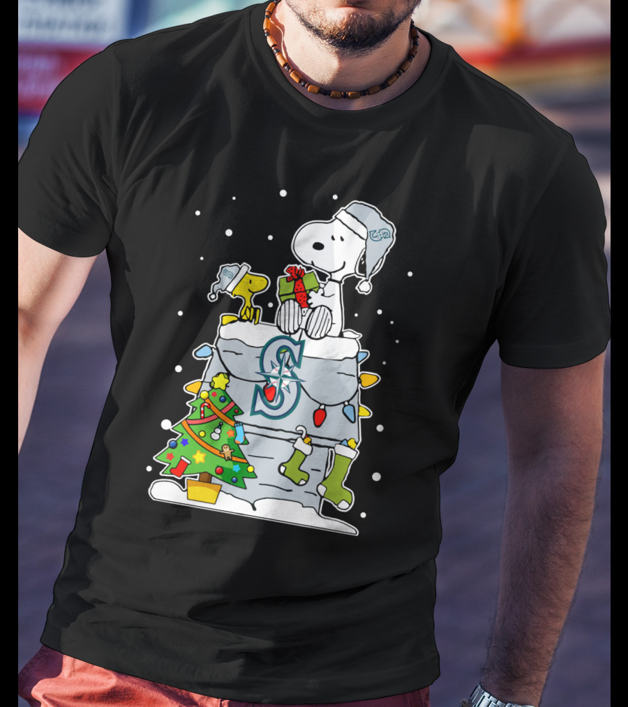 Seattle Mariners Snoopy Christmas Celebration With Woodstock And Holiday Tree T-Shirt