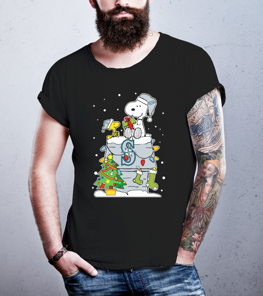 Seattle Mariners Snoopy Christmas Celebration With Woodstock And Holiday Tree T-Shirt