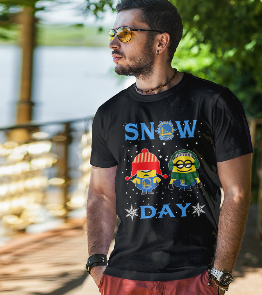 Snow Day For Golden State Warriors And Minions Winter Fun T-Shirt