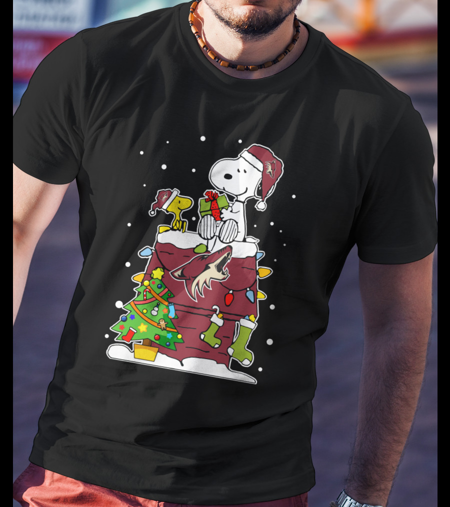 Arizona Coyotes Christmas Snoopy And Woodstock With Presents And Tree T-Shirt