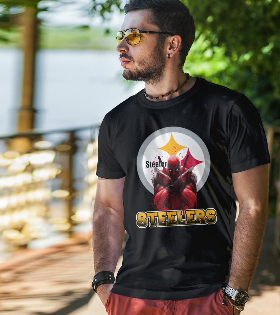 Steelers Deadpool Crossover With Pittsburgh Steelers Logo And Character Pose T-Shirt