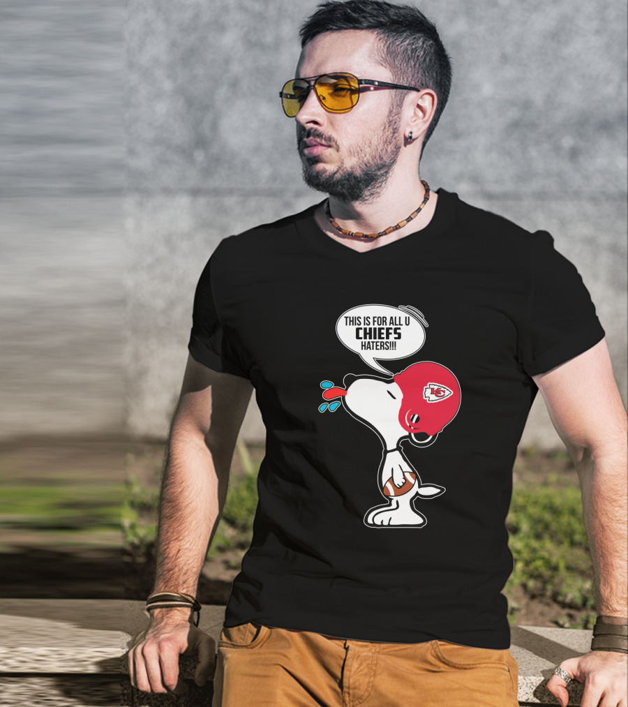 Snoopy Kansas City Chiefs Helmet Football Haters Speech Bubble T-Shirt